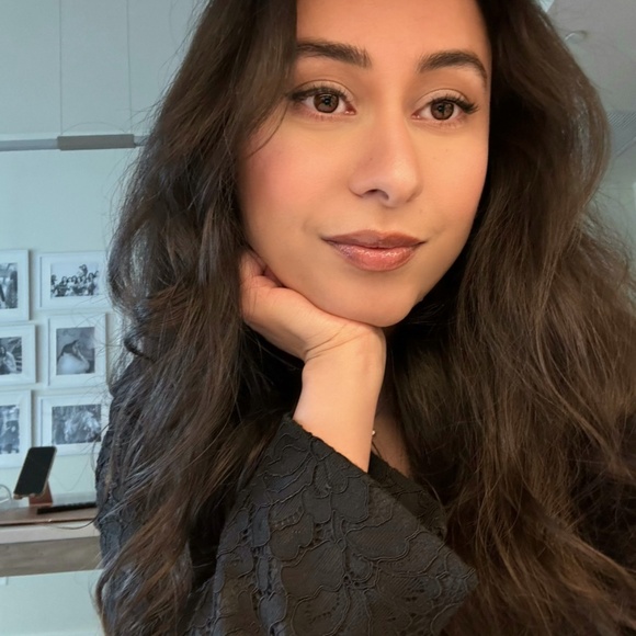 Meet your Posher, Nadia - Picture 1 of 1